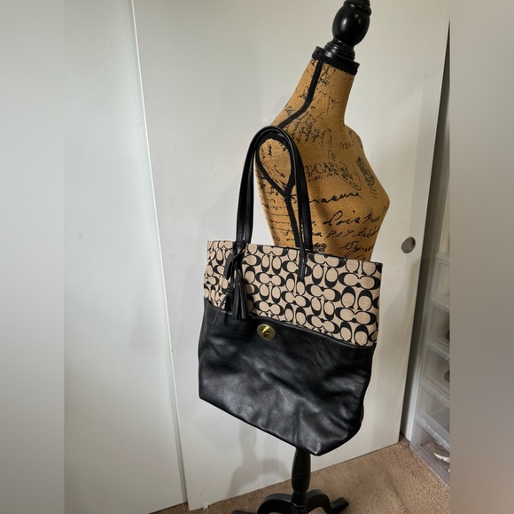 Coach Large tote bag. - Picture 3 of 12